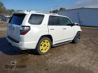 2014 Toyota 4Runner SR5 with VIN JTEZU5JR7E5078142, listed as a IAAI auction lot 41191786 with 197,512 mi miles and . Bid and sale history available at DreamBid. Image 4.