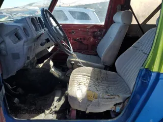 1986 Suzuki Samurai z VIN JS4JC51C8G4114216, wystawiony jako Copart lot #46191465 z przebiegiem 67 177 mil mil oraz Tytuł czysty. Historia ofert i sprzedaży dostępna na DreamBid. Obrazek 7.