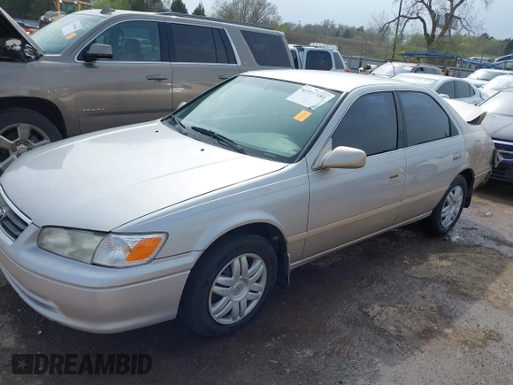 2001 Toyota Camry CE with VIN 4T1BG22K51U110482, listed as a IAAI auction lot 41937181 with 204,334 mi miles. Bid and sale history available at carsss.com. Image 14.