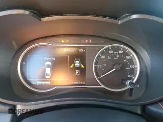 2023 Nissan Versa SR z VIN 3N1CN8FV2PL828180, wystawiony jako Copart lot #54613055 z przebiegiem 41 967 mil mil oraz Szkoda całkowita • Salvage title. Historia ofert i sprzedaży dostępna na DreamBid. Obrazek 9.