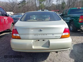 1998 Nissan Altima XE with VIN 1N4DL01D9WC223547, listed as a IAAI auction lot 41275743 with 178,699 mi miles. Bid and sale history available at carsss.com. Image 16.