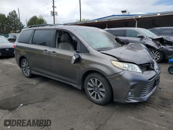 2020 Toyota Sienna XLE z VIN 5TDDZ3DC0LS242575, wystawiony jako Copart lot #54747655 z przebiegiem Nie podano mil oraz Szkoda całkowita • Salvage title. Historia ofert i sprzedaży dostępna na DreamBid. Obrazek 4.