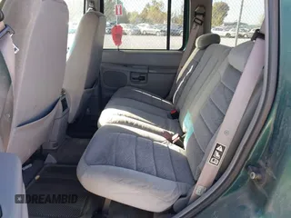 1999 Ford Explorer XLT с VIN 1FMZU32E4XZC06946, выставлен на аукционе IAAI как лот 40644003 с пробегом 302 458 миль миль и . История ставок и продаж доступна на DreamBid. Изображение 8.