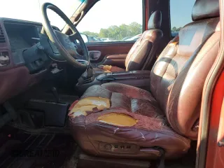 1995 Chevrolet Tahoe with VIN NCS107261, listed as a Copart auction lot 68515244 with 148,312 mi miles and Salvage title. Bid and sale history available at DreamBid. Image 7.