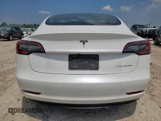 2021 Tesla Model 3 Long Range z VIN 5YJ3E1EB1MF049049, wystawiony jako Copart lot #58432885 z przebiegiem 22 185 mil mil oraz Szkoda całkowita • Salvage title. Historia ofert i sprzedaży dostępna na DreamBid. Obrazek 6.