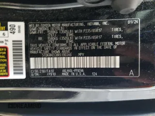 2024 Toyota Sienna LE z VIN 5TDKRKEC8RS190346, wystawiony jako Copart lot #54243385 z przebiegiem 18 942 mil mil oraz Szkoda całkowita • Salvage title. Historia ofert i sprzedaży dostępna na DreamBid. Obrazek 14.