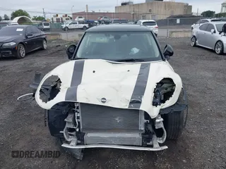 2019 MINI Hardtop Cooper with VIN WMWXP5C58K2H29952, listed as a IAAI auction lot 42745899 with Not provided miles and . Bid and sale history available at DreamBid. Image 11.