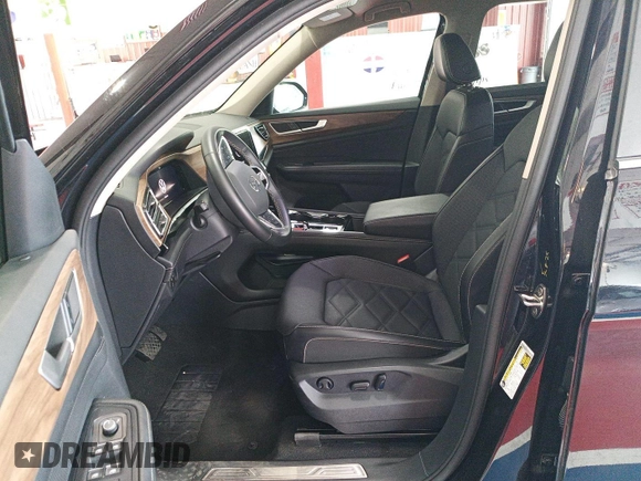 2024 Volkswagen Atlas SE с VIN 1V2HR2CA0RC565268, выставлен на аукционе IAAI как лот 42796122 с пробегом 25 132 миль миль и . История ставок и продаж доступна на DreamBid. Изображение 26.