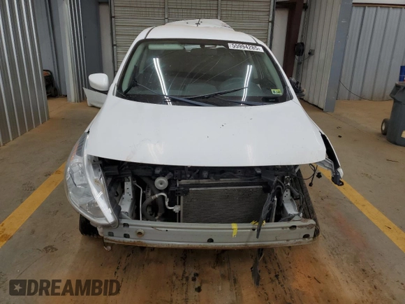 2016 Nissan Versa SV z VIN 3N1CN7AP3GL916917, wystawiony jako Copart lot #55994285 z przebiegiem Nie podano mil oraz Szkoda całkowita • Salvage title. Historia ofert i sprzedaży dostępna na DreamBid. Obrazek 5.