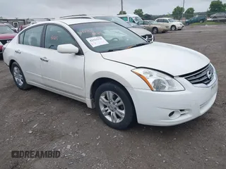 2012 Nissan Altima S z VIN 1N4AL2AP8CN564768, wystawiony jako IAAI lot #42323125 z przebiegiem 167 607 mil mil oraz . Historia ofert i sprzedaży dostępna na DreamBid. Obrazek 1.