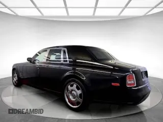 2007 Rolls-Royce Phantom z VIN SCA1S68547UX08XXX, wystawiony jako Copart lot #59255705 z przebiegiem 27 777 mil mil oraz Tytuł czysty. Historia ofert i sprzedaży dostępna na DreamBid. Obrazek 3.
