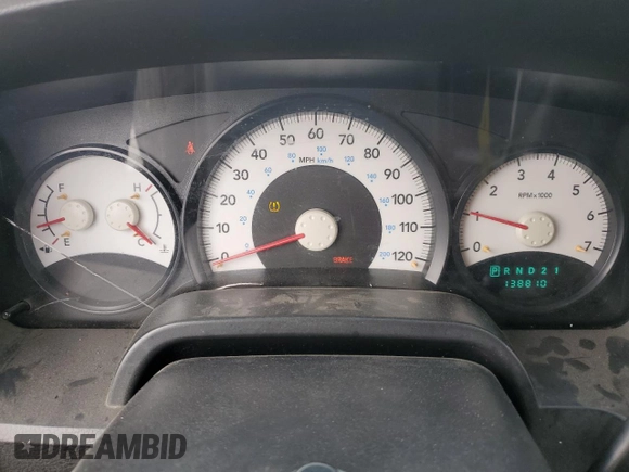 2008 Dodge Dakota z VIN 1D3HE32KX8S525837, wystawiony jako Copart lot #53922725 z przebiegiem 138 810 mil mil oraz Szkoda całkowita • Salvage title. Historia ofert i sprzedaży dostępna na DreamBid. Obrazek 9.