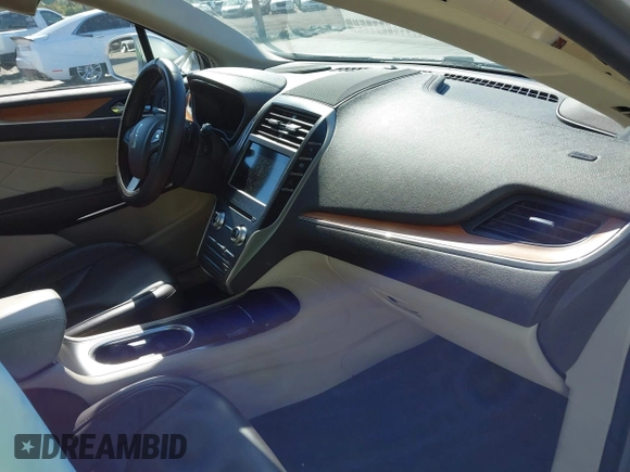 2019 Lincoln MKC Select with VIN 5LMCJ2C95KUL37381, listed as a IAAI auction lot 41892516 with 25,336 mi miles. Bid and sale history available at carsss.com. Image 5.