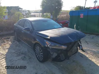 2017 Kia Cadenza Limited with VIN KNALC4J19H5077478, listed as a IAAI auction lot 41514106 with 152,702 mi miles. Bid and sale history available at carsss.com. Image 1.