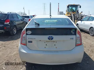 2013 Toyota Prius One z VIN JTDKN3DU4D5605091, wystawiony jako IAAI lot #41936396 z przebiegiem 148 852 mil mil oraz . Historia ofert i sprzedaży dostępna na DreamBid. Obrazek 16.
