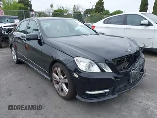 2013 Mercedes-Benz E 350 Luxury z VIN WDDHF5KB2DA669583, wystawiony jako IAAI lot #41882747 z przebiegiem 108 182 mil mil oraz . Historia ofert i sprzedaży dostępna na DreamBid. Obrazek 1.