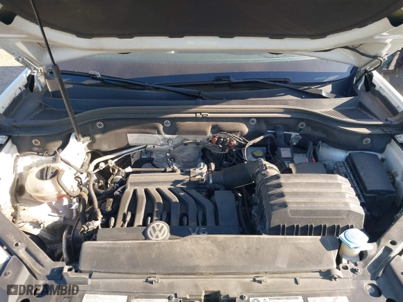 2018 Volkswagen Atlas 3.6L V6 SEL with VIN 1V2MR2CA8JC502440, listed as a IAAI auction lot 41753674 with 142,184 mi miles. Bid and sale history available at carsss.com. Image 10.