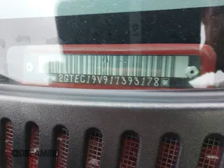 2001 GMC Sierra 1500 SLE z VIN 2GTEC19V911393178, wystawiony jako IAAI lot #41467614 z przebiegiem 208 353 mil mil oraz . Historia ofert i sprzedaży dostępna na DreamBid. Obrazek 9.
