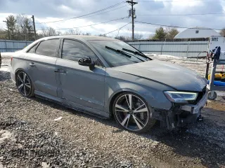 2018 Audi RS 3 z VIN WUABWGFF1J1906295, wystawiony jako Copart lot #89249495 z przebiegiem 68 531 mil mil oraz Szkody całkowita. Historia ofert i sprzedaży dostępna na DreamBid. Obrazek 1.
