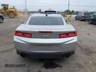 2017 Chevrolet Camaro 1LT z VIN 1G1FB1RXXH0142127, wystawiony jako IAAI lot #41731901 z przebiegiem 87 961 mil mil oraz . Historia ofert i sprzedaży dostępna na DreamBid. Obrazek 16.