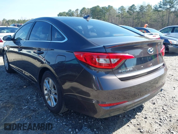2016 Hyundai Sonata SE z VIN 5NPE24AF5GH269327, wystawiony jako IAAI lot #41810855 z przebiegiem 120 379 mil mil oraz . Historia ofert i sprzedaży dostępna na DreamBid. Obrazek 3.
