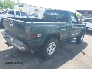 2004 Chevrolet Silverado 1500 Z71 with VIN 1GCEK14T04Z325260, listed as a IAAI auction lot 42040136 with 129,346 mi miles. Bid and sale history available at carsss.com. Image 4.