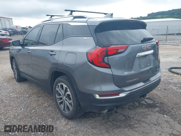 2020 GMC Terrain SLT z VIN 3GKALVEX1LL221746, wystawiony jako IAAI lot #42423745 z przebiegiem 94 489 mil mil oraz . Historia ofert i sprzedaży dostępna na DreamBid. Obrazek 3.