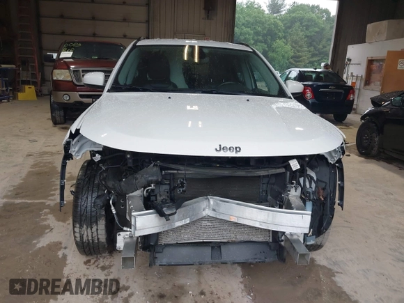 2020 Jeep Compass Altitude z VIN 3C4NJDBB6LT252156, wystawiony jako IAAI lot #42507699 z przebiegiem 47 261 mil mil oraz . Historia ofert i sprzedaży dostępna na DreamBid. Obrazek 17.
