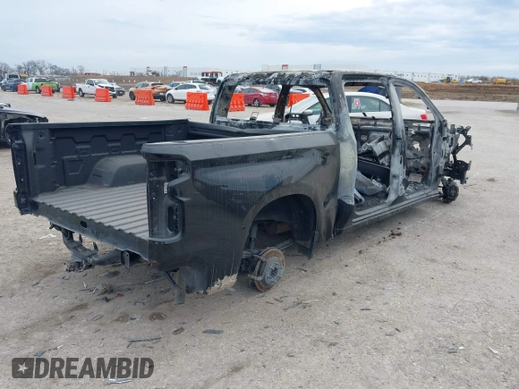 2021 Chevrolet Silverado 1500 RST with VIN 3GCPWDED5MG330038, listed as a IAAI auction lot 41335083 with Not Provided miles. Bid and sale history available at carsss.com. Image 4.