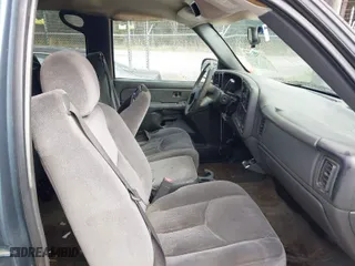 2007 GMC Sierra 1500 Classic SL with VIN 2GTEC13V571167057, listed as a IAAI auction lot 41751150 with 1,911,650 mi miles. Bid and sale history available at carsss.com. Image 5.