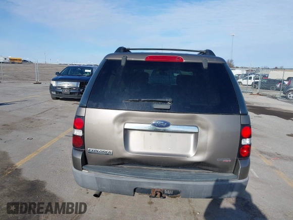 2006 Ford Explorer XLT with VIN 1FMEU73E66UB73562, listed as a IAAI auction lot 41923362 with 157,899 mi miles. Bid and sale history available at carsss.com. Image 15.