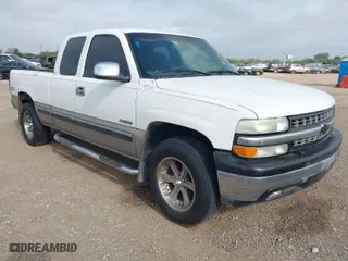 2002 Chevrolet Silverado 1500 LT with VIN 2GCEK19T821377914, listed as a IAAI auction lot 41955722 with 197,892 mi miles. Bid and sale history available at carsss.com. Image 1.