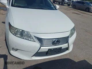 2013 Lexus ES 4dr Sdn with VIN JTHBK1GG7D2067019, listed as a IAAI auction lot 42088189 with 202,667 mi miles. Bid and sale history available at carsss.com. Image 12.