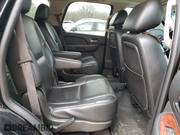 2014 Chevrolet Tahoe LTZ z VIN 1GNSCCE04ER156563, wystawiony jako Copart lot #44647735 z przebiegiem 135 849 mil mil oraz Czysty tytuł • Clean title. Historia ofert i sprzedaży dostępna na DreamBid. Obrazek 11.