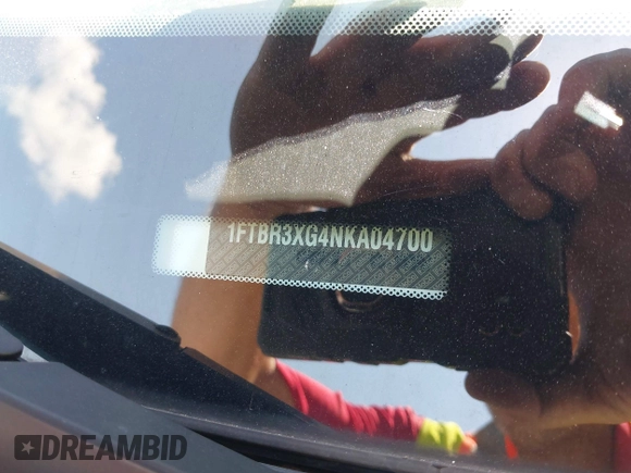 2022 Ford Transit Cargo z VIN 1FTBR3XG4NKA04700, wystawiony jako IAAI lot #42753263 z przebiegiem 80 467 mil mil oraz . Historia ofert i sprzedaży dostępna na DreamBid. Obrazek 9.