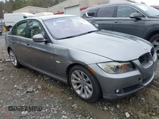 2011 BMW 3 Series 328i with VIN WBAPH7C52BE852876, listed as a IAAI auction lot 41834273 with 138,337 mi miles. Bid and sale history available at carsss.com. Image 1.