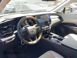 2025 Lexus RX 350h with VIN 2T2BBMCA8SC084121, listed as a IAAI auction lot 42644072 with 4,200 mi miles and . Bid and sale history available at DreamBid. Image 5.
