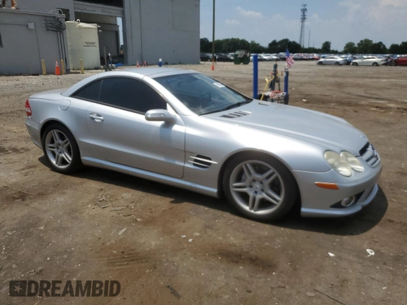 2007 Mercedes-Benz SL 550 z VIN WDBSK71F67F135651, wystawiony jako Copart lot #61680365 z przebiegiem 81 739 mil mil oraz Czysty tytuł • Clean title. Historia ofert i sprzedaży dostępna na DreamBid. Obrazek 4.