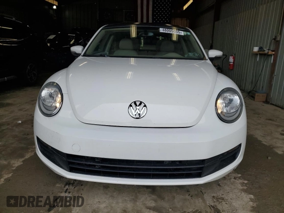 2014 Volkswagen Beetle 2.5L w/Sun with VIN 3VWJP7AT1EM612064, listed as a Copart auction lot 48005055 with 62,290 mi miles and Salvage Title. Bid and sale history available at DreamBid. Image 5.