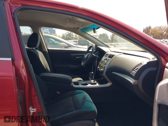 2015 Nissan Altima SV with VIN 1N4AL3AP0FC170249, listed as a IAAI auction lot 41964262 with 141,830 mi miles and . Bid and sale history available at carsss.com. Image 5.