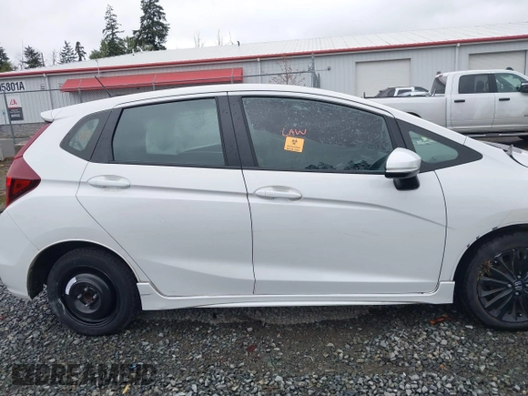 2020 Honda Fit Sport z VIN 3HGGK5H68LM715075, wystawiony jako IAAI lot #42135559 z przebiegiem Nie podano mil oraz . Historia ofert i sprzedaży dostępna na DreamBid. Obrazek 12.
