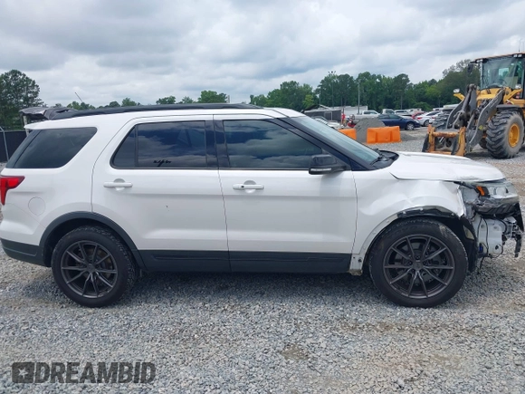 2019 Ford Explorer XLT with VIN 1FM5K7D84KGB01752, listed as a IAAI auction lot 42423239 with 97,861 mi miles and . Bid and sale history available at DreamBid. Image 14.