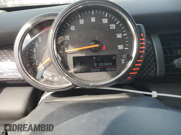 2016 MINI Hardtop 4 Door S z VIN WMWXU3C51G2D28635, wystawiony jako Copart lot #50839805 z przebiegiem 76 274 mil mil oraz Szkoda całkowita • Salvage title. Historia ofert i sprzedaży dostępna na DreamBid. Obrazek 9.
