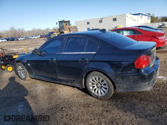 2009 BMW 3 Series 328i xDrive z VIN WBAPK73539A454076, wystawiony jako Copart lot #49962565 z przebiegiem 319 544 mil mil oraz Czysty tytuł • Clean title. Historia ofert i sprzedaży dostępna na DreamBid. Obrazek 2.