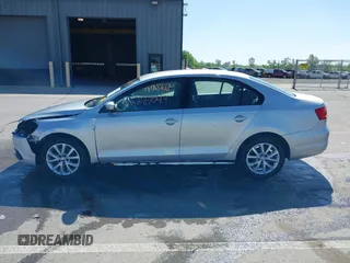 2011 Volkswagen Jetta SE with VIN 3VWDZ7AJ6BM346719, listed as a IAAI auction lot 42287049 with 179,837 mi miles and . Bid and sale history available at DreamBid. Image 14.