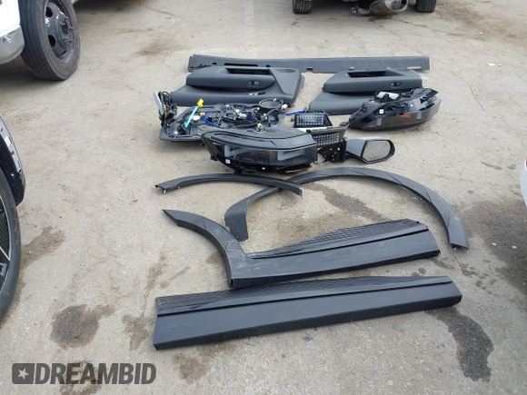 2025 Hyundai Ioniq 5 z VIN 7YAKM4DA8SY002745, wystawiony jako IAAI lot #42135641 z przebiegiem 686 mil mil oraz . Historia ofert i sprzedaży dostępna na DreamBid. Obrazek 12.