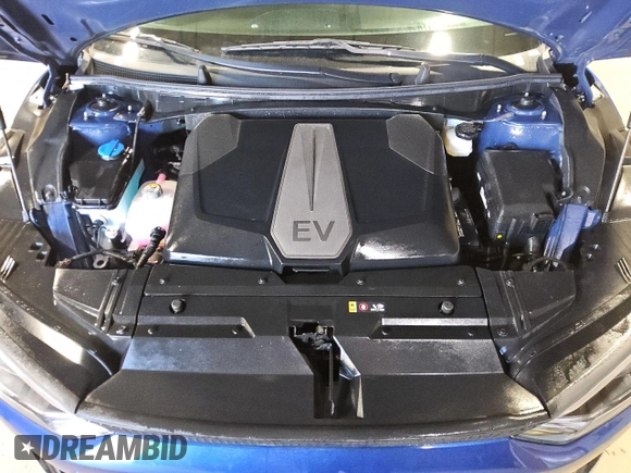 2023 Kia EV6 Wind with VIN KNDC34LA9P5602876, listed as a Copart auction lot 79039054 with 30,320 mi miles and Clean Title. Bid and sale history available at carsss.com. Image 11.