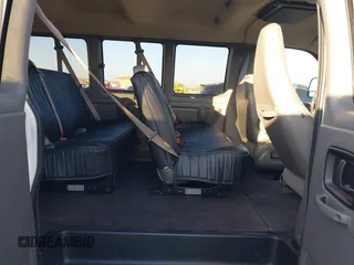2020 Chevrolet Express Passenger LT z VIN 1GAZGPFGXL1268223, wystawiony jako IAAI lot #41466619 z przebiegiem 219 671 mil mil oraz . Historia ofert i sprzedaży dostępna na DreamBid. Obrazek 8.