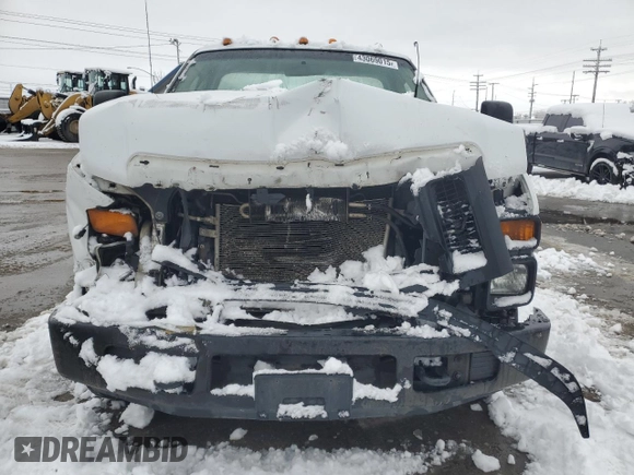 2008 Ford F-350 XL with VIN 1FDSF34518ED31999, listed as a Copart auction lot 43069015 with 274,981 mi miles and Salvage Title. Bid and sale history available at DreamBid. Image 5.