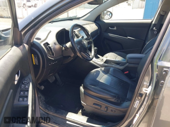 2014 Kia Sportage EX with VIN KNDPC3AC7E7650068, listed as a IAAI auction lot 42515890 with 185,882 mi miles and . Bid and sale history available at DreamBid. Image 5.
